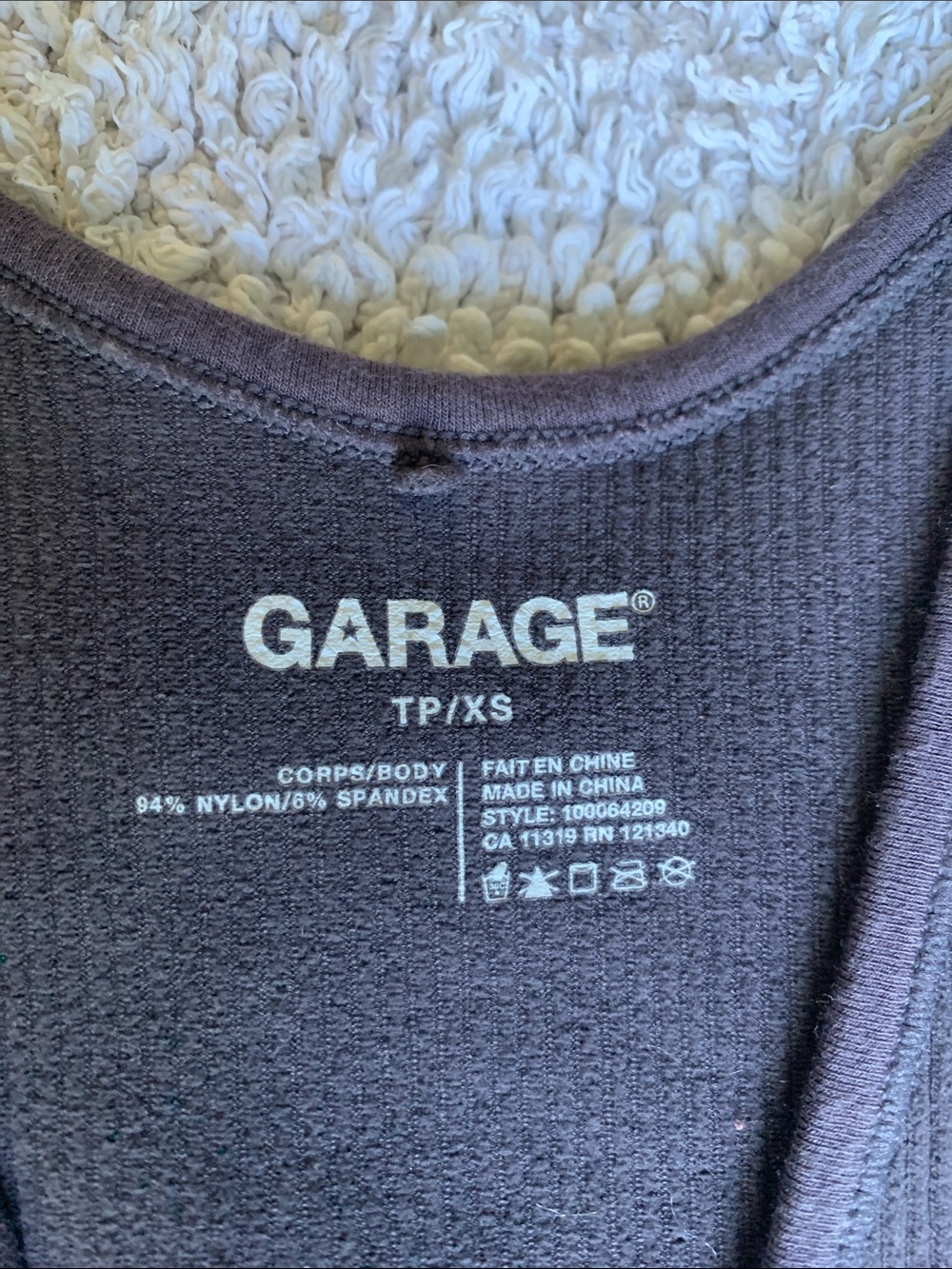 Garage greyTwist-Front Ribbed Crop Top - Picture 2 of 4